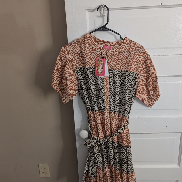 NWT Geometric Patterned Dress in Black and Orange - Picture 3 of 5